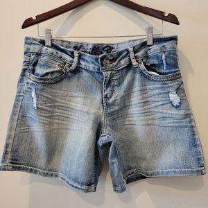 Vanilla Star - women's denim mid rise shorts front/back pockets Size 15